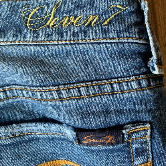 7 For All Mankind Sz 4 Distressed Flare Jeans - Picture 9 of 10